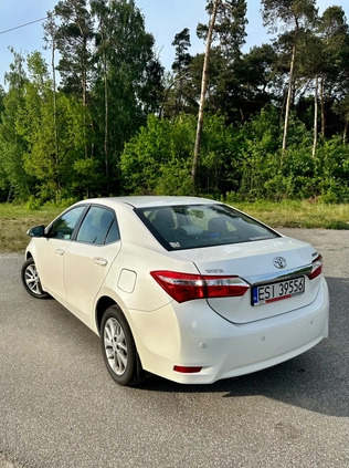 Toyota Corolla cena 51900 przebieg: 128031, rok produkcji 2014 z Sieradz małe 37